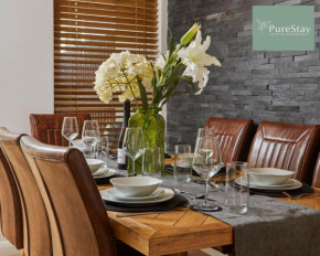 Superb House Manchester near Etihad With Free Parking Sleeps 8